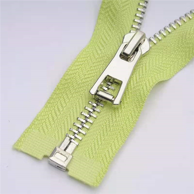 Factory Direct Selling Clothing Metal Zipper for Jacket Down Coat 