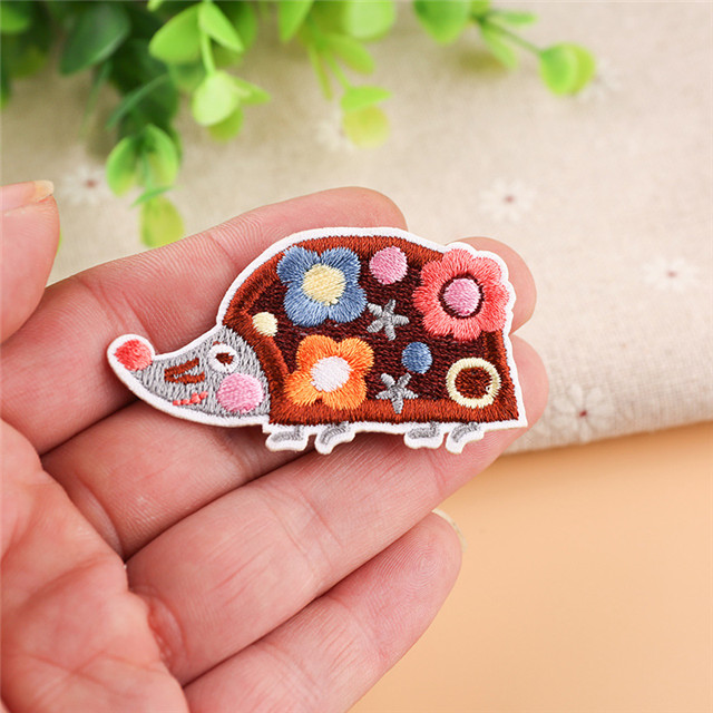 Top Quality Embroidered Patch Labels Fabric Label